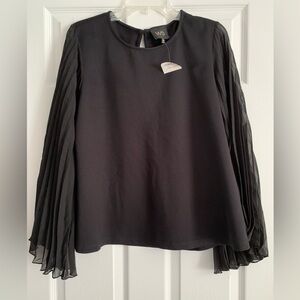 W5 Blouse Top Womens XL Black  Sheer pleated Sleeve Crew Neck Pullover NWT